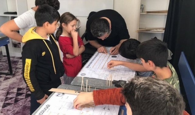 Gökçeada Diyanet Gençlik Merkezinde "Model Uçak Eğitimi"
