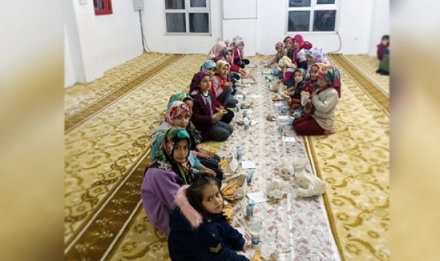 Güçlükonak'ta cami-çocuk buluşması