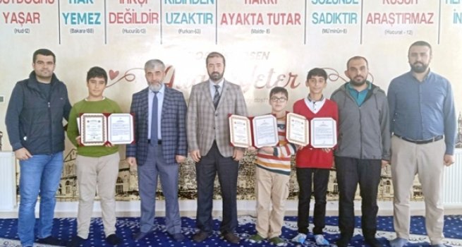 Hafızlar belgelerine kavuştu