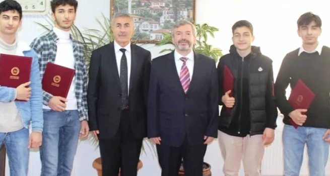 Hafızlar belgelerine kavuştu