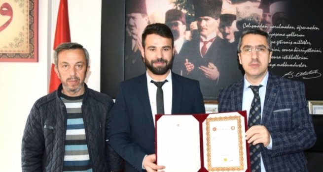 Hafızlık belgesine kavuştu