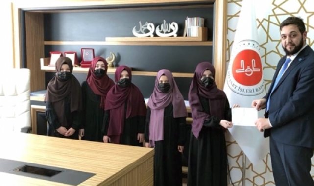 Hafızlık öğrencilerinden örnek davranış