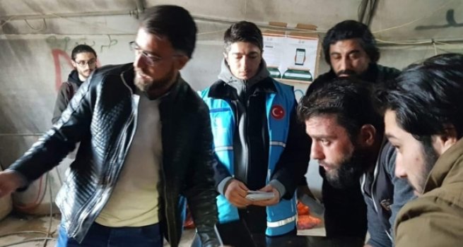 Emanetler İdlib'e ihtiyaç sahiplerine ulaştırıldı