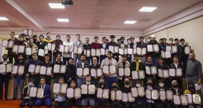 Isparta'da 103 hafız mezun oldu
