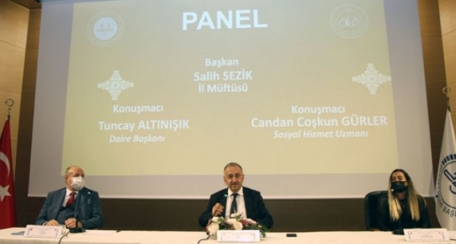 İzmir'de 'kadına yönelik şiddetle mücadele' paneli