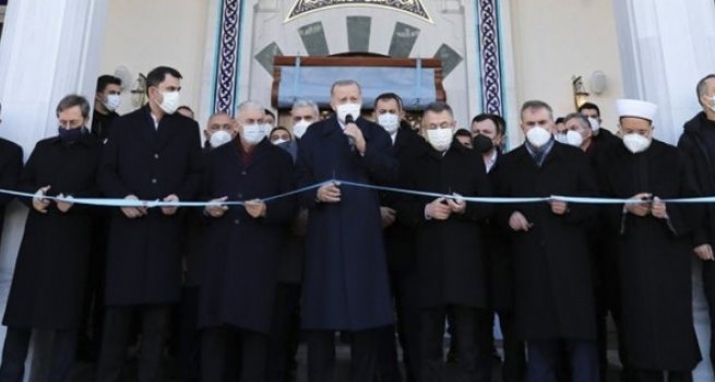 İncirli Bostan Camii dualarla ibadete açıldı