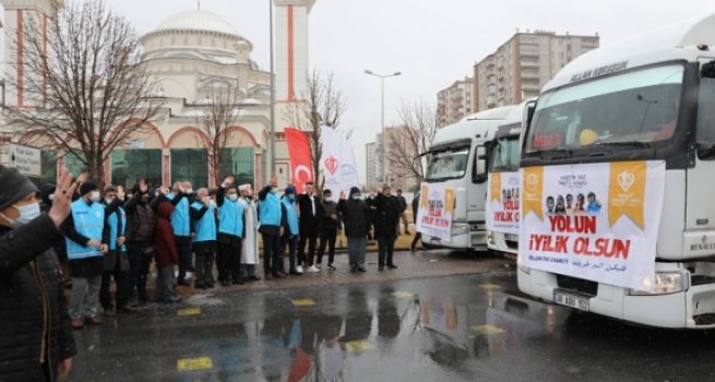 Kardeşlik yüklü tırlar Kayseri’den yola koyuldu