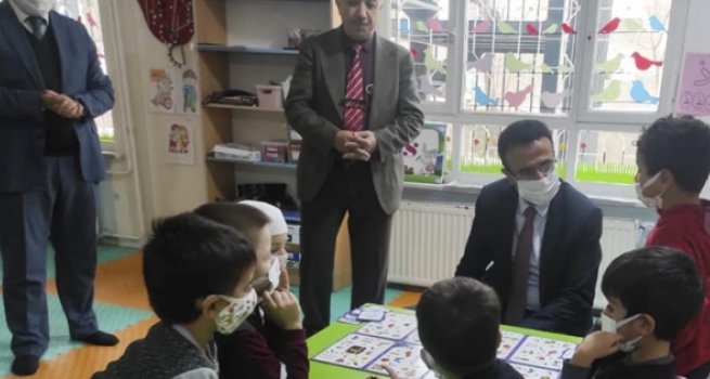 Kaymakam Akpay'dan 4-6 yaş Kur'an kursuna ziyaret