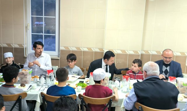 Minikler Ramazan'da yardımlaştı