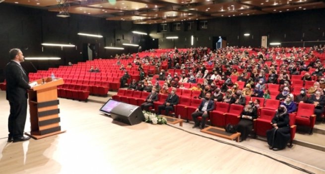 Kayseri'de 'En İyi Narkotik Polisi Anne' semineri