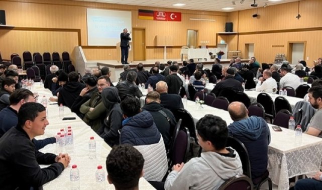Köln’de Peygamber sevgisi salonlara sığmadı