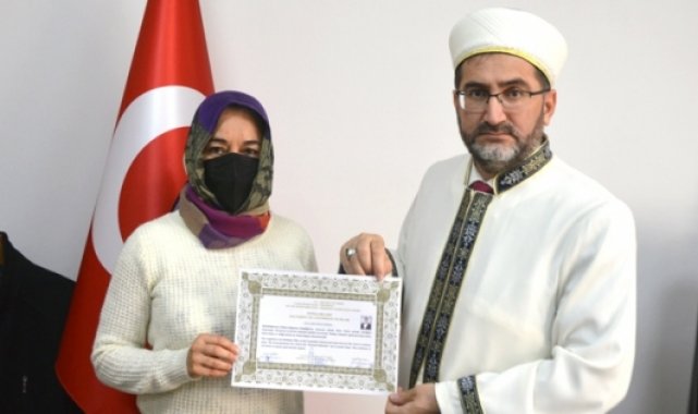 Kosta Rika vatandaşı Olga "Allah’ın bir olduğuna inanıyordum" dedi ve Müslüman oldu