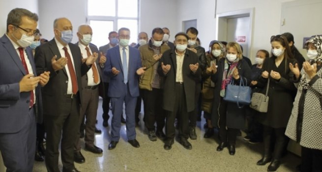 Kovid-19 nedeniyle vefat eden doktor için Mevlid-i Şerif okundu