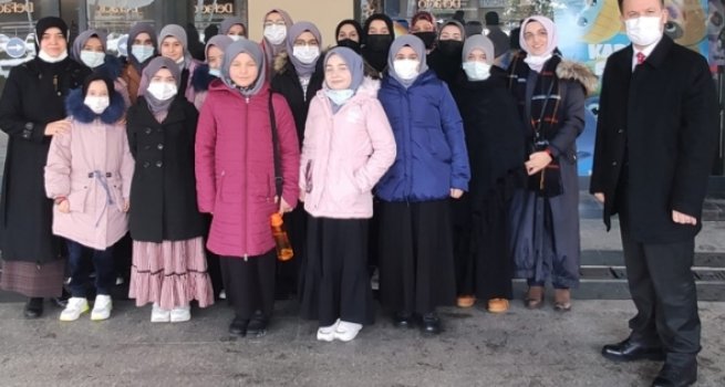Küçükçekmece’de 'Gençliğe Değer Ara Dönem Kampı' sona erdi