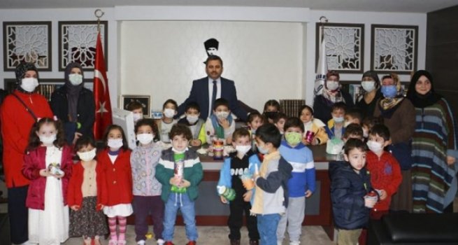 Kumbaralar yetimler için açıldı