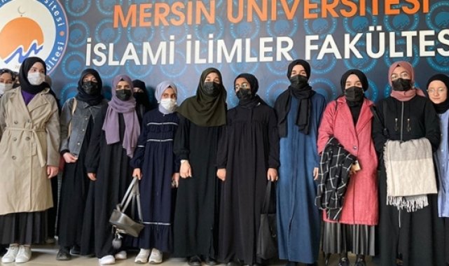 Kur’an kursu öğrencileri üniversitede