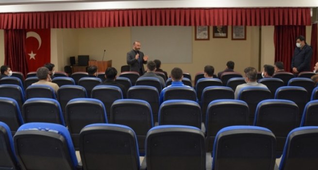 L Tipi Cezaevinde "Üç Aylar" programı