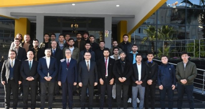 Mersin Valisi Su, Diyanet gençlik kampında öğrencilerle buluştu