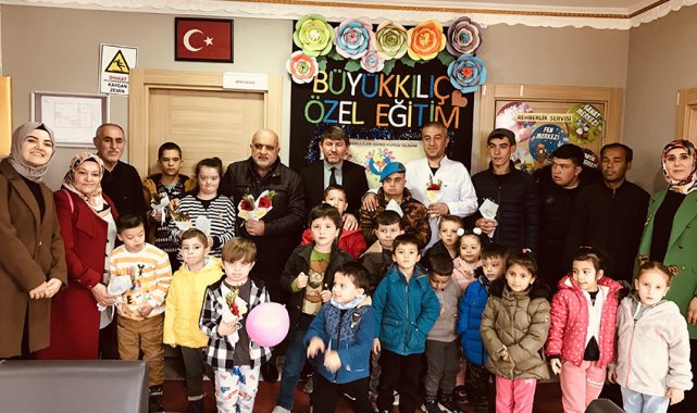 Minik öğrencilerden rehabilitasyon merkezine ziyaret
