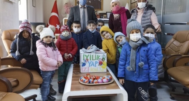 Minikler kumbaralarında 'iyilik' biriktirdi
