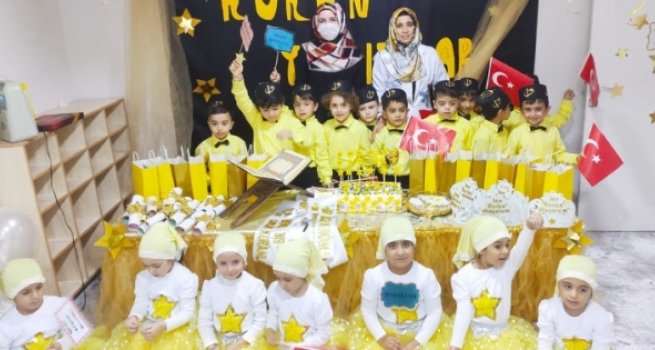 Minikler Kur'an'a geçmenin sevincini yaşadı