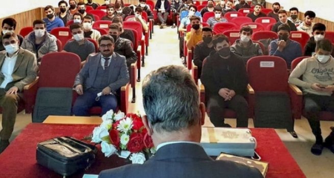 Müftü Gerek gençlere seslendi: İlmin ve kalemin gücüne inanın