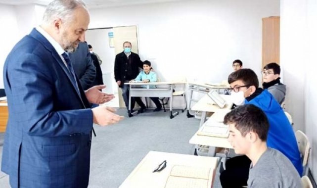 Müftü Pehlivan, Proje İmam Hatip Ortaokulu'nu ziyaret etti