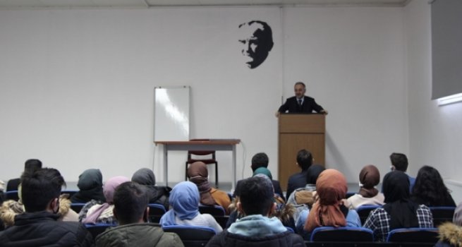 Müftü Sezik: Gençler için el ele vermeliyiz