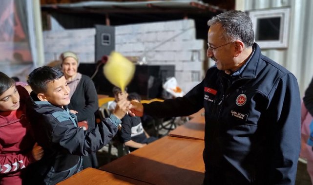 Müftülük, deprem bölgesinde çizgi film izletiyor
