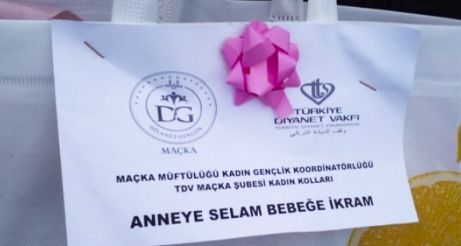 Müftülük doğum yapan annelere hediye takdim ediyor
