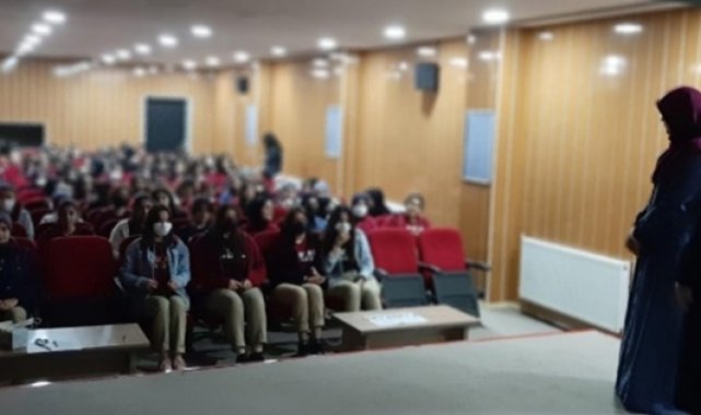 Müftülük okullarda seminer düzenliyor