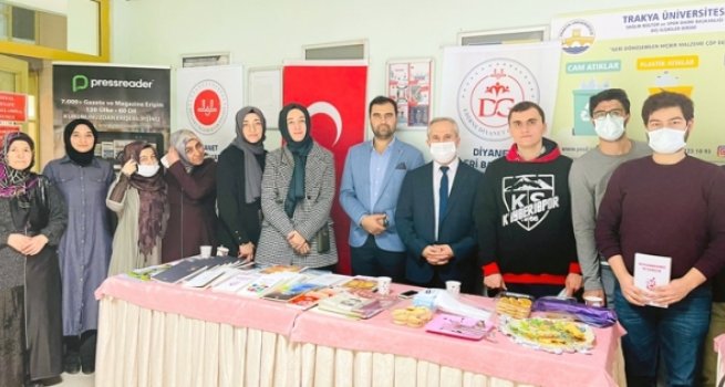 Müftülük üniversite öğrencilerine ikramda bulundu
