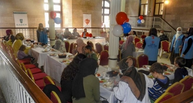 Müftülük yetim çocuklarla kahvaltı programında buluştu