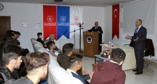 Müftülük yurtta kalan öğrencilerle buluştu