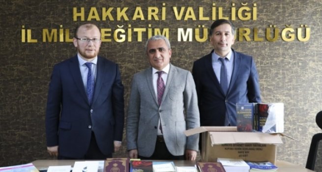 Müftülükten okul kütüphanelerine destek