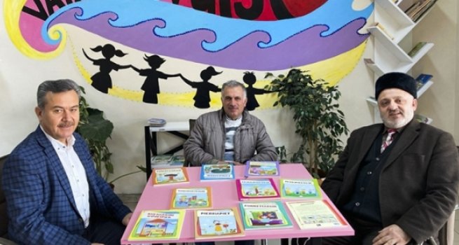 Müftülükten okullara kitap desteği