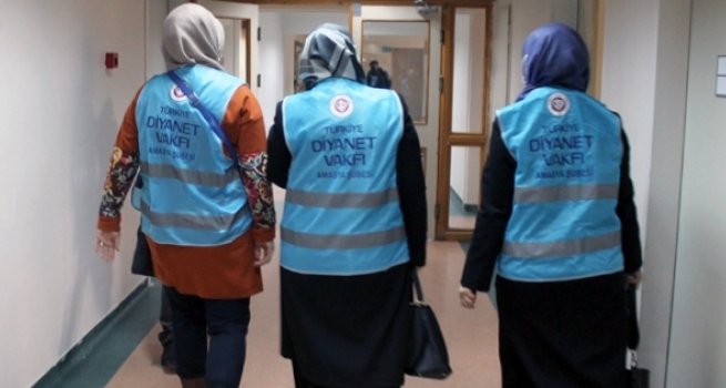 Müftülükten sünnet olan çocuklara hediye
