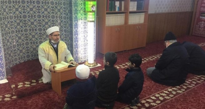 Mültecilere yönelik cami dersleri başlatıldı