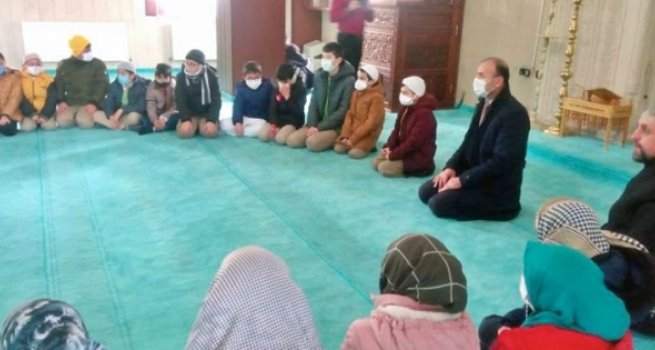 Öğrencilerden camiye ziyaret