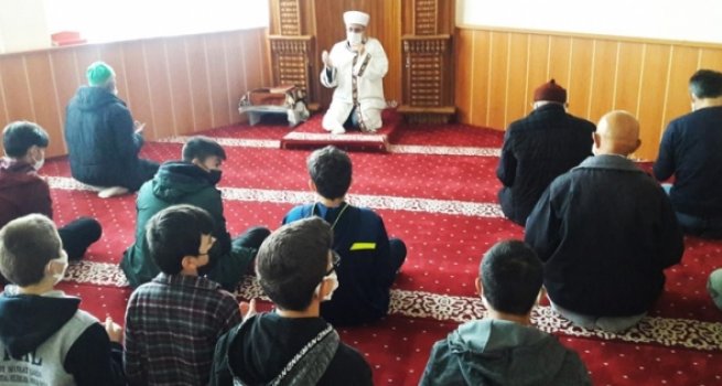 Öğrencilerden öğretmenlere vefa