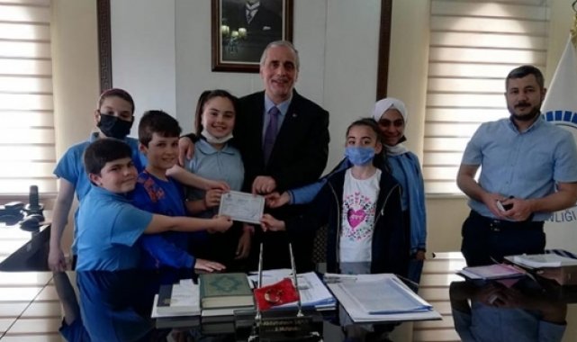 Öğretmen ve Öğrencilerinden örnek davranış