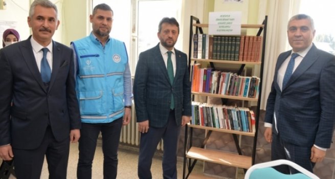 Osmaniye'de 'Diyanet Yayınları Köşesi' oluşturuldu