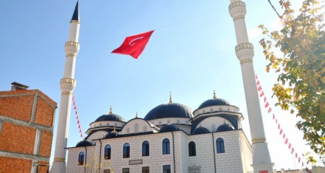 Plevne Camii ibadete açıldı