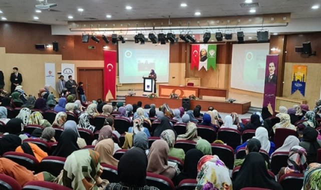 Ahlaktan uzaklaşan insan ancak problem üretir
