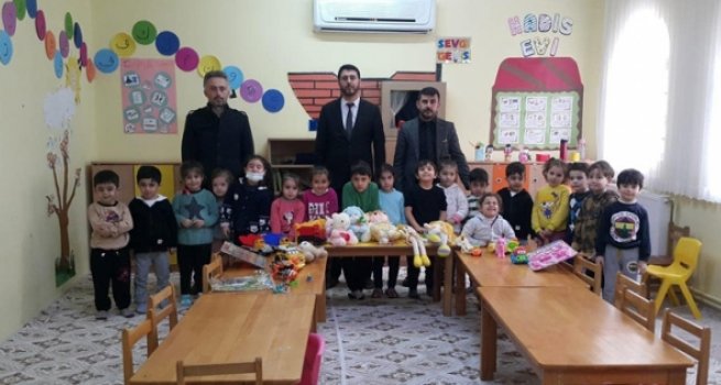 Siirtli miniklerden anlamlı bağış