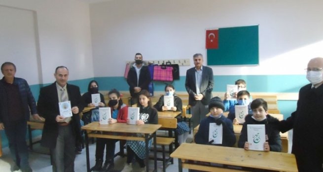 Siyer-i Nebi Gençlik Bilgi Yarışması okullarda tanıtılıyor