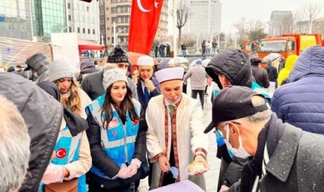 Taksim-İstiklalde Çanakkale Zaferi coşkusu