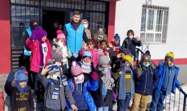 Tatvan'da minik gönüllere sıcak dokunuş