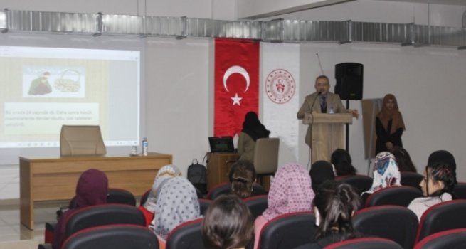 Tokatlı gençler Mevlana'yı andı