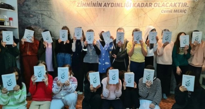 Turgutlu'da gençler Siyer-i Nebi Gençlik Bilgi Yarışması'na hazırlanıyor